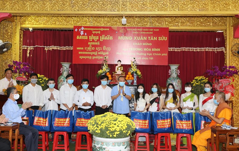 Phó Thủ tướng Trương Hòa Bình chúc Tết chư tăng, phật tử Khmer - ảnh 3